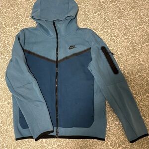 Nike Blue Performance Jacket with Hood and Full Zip